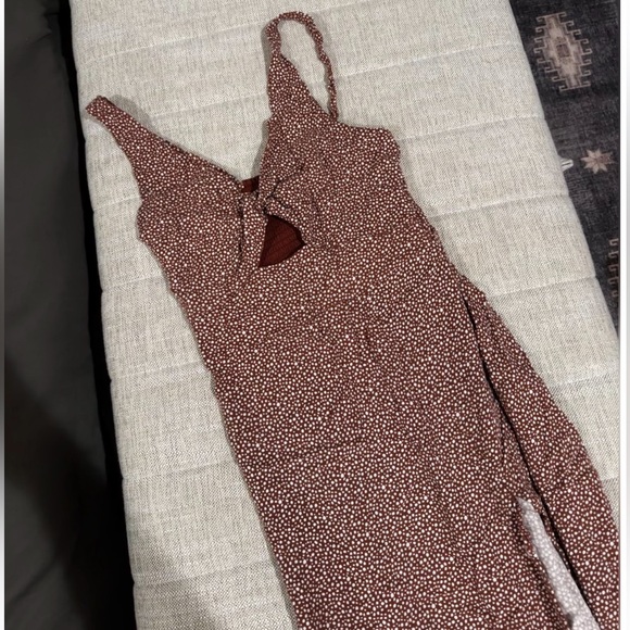 Abercrombie and Fitch TwistFront Midi Cutout Polka Dot Dress - Picture 3 of 4